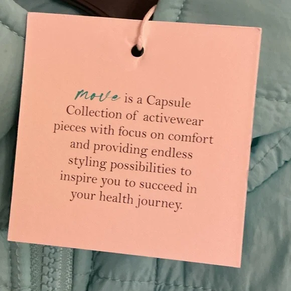 Le Lis Aqua Cropped Quilted Puffer Jacket - Picture 4 of 6